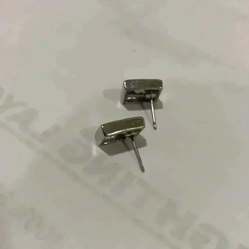 Earrings - Picture 3 of 4